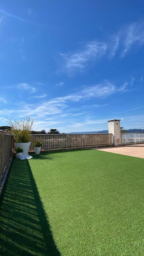 Апартаменты Charming Studio With Pool In Saint Tropez Экстерьер фото